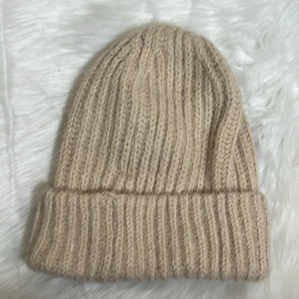 Treasure & Bond Cream Outdoor Winter Cozy Knit Beanie
